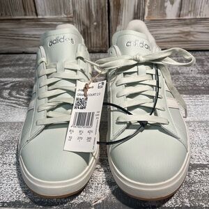 Adidas Light Green Court Sneakers Mint color.  Size 10 New women’s
